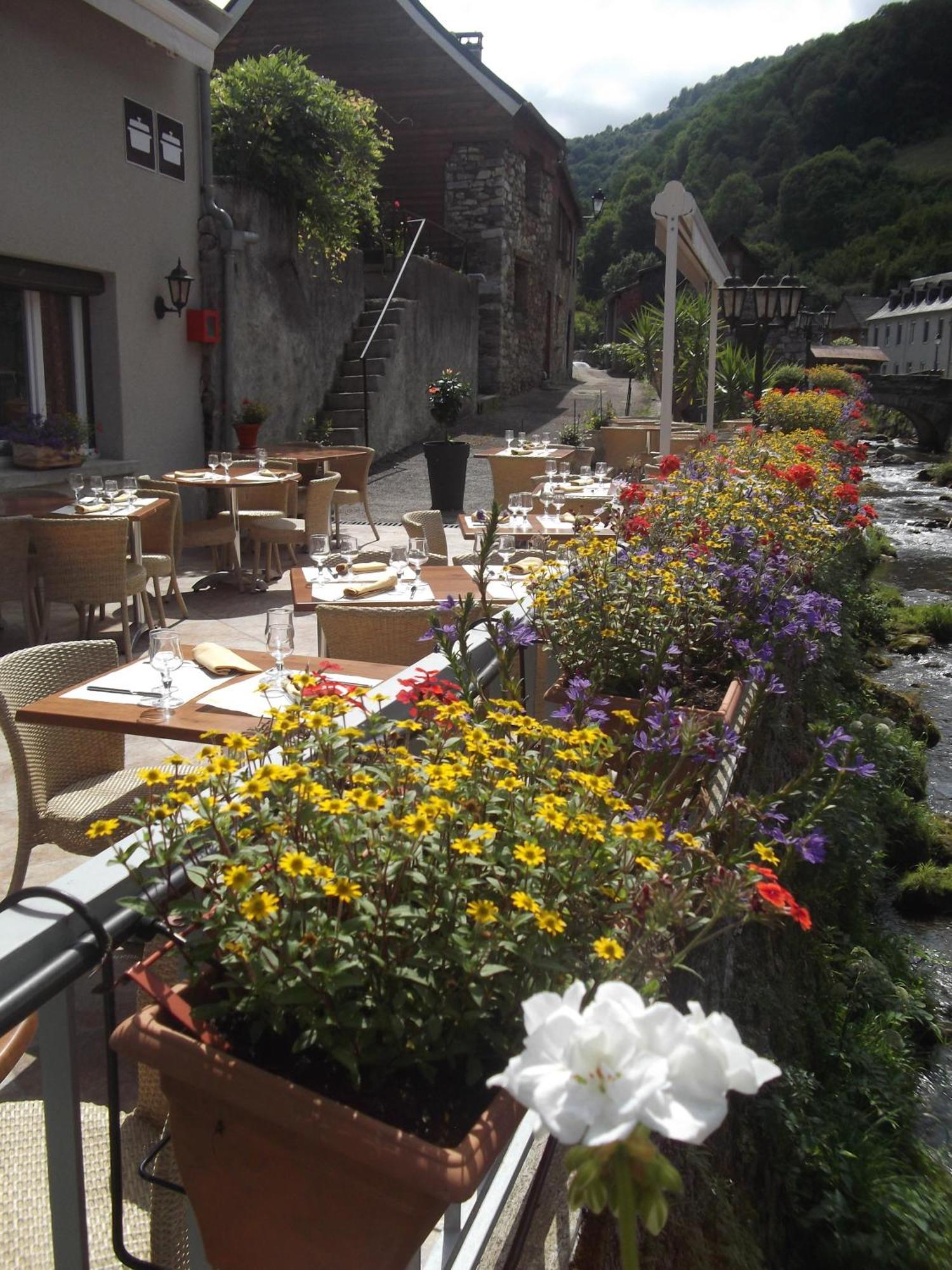 Hotel Logis Auberge de l'Isard Saint-Lary-Soulan Exterior foto